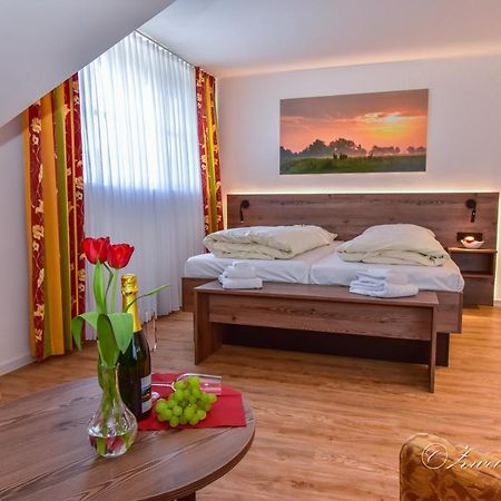 Hotel Zwei Linden - Links Der Elbe - Niedersachsen Balje Dış mekan fotoğraf